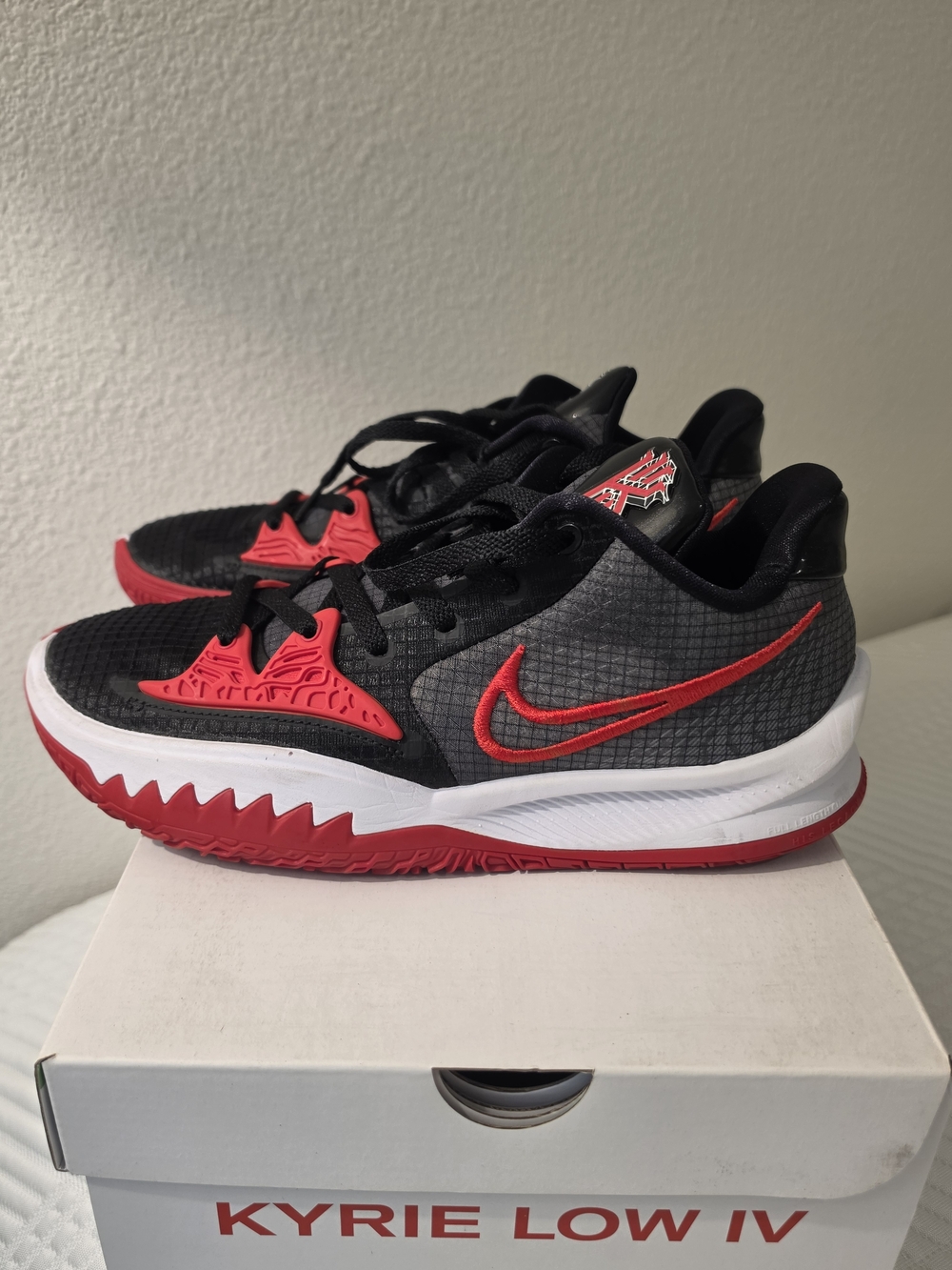 Nike Kyrie Low IV Black and Red Basketball Shoes -Size 9